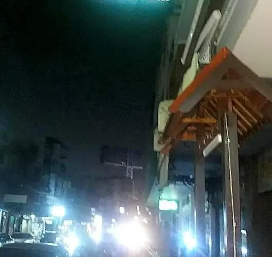 酒店 Charurat *